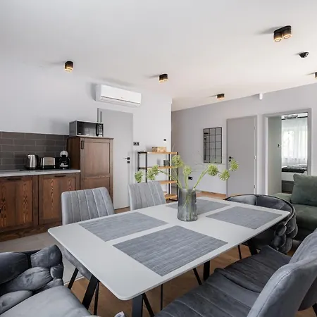 Radnoti Apartment *
