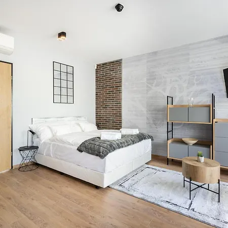 Radnoti Apartment *