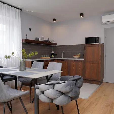 Radnoti Apartment *