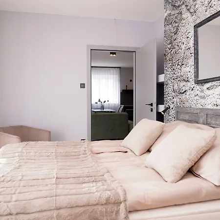 Apartament Radnoti *
